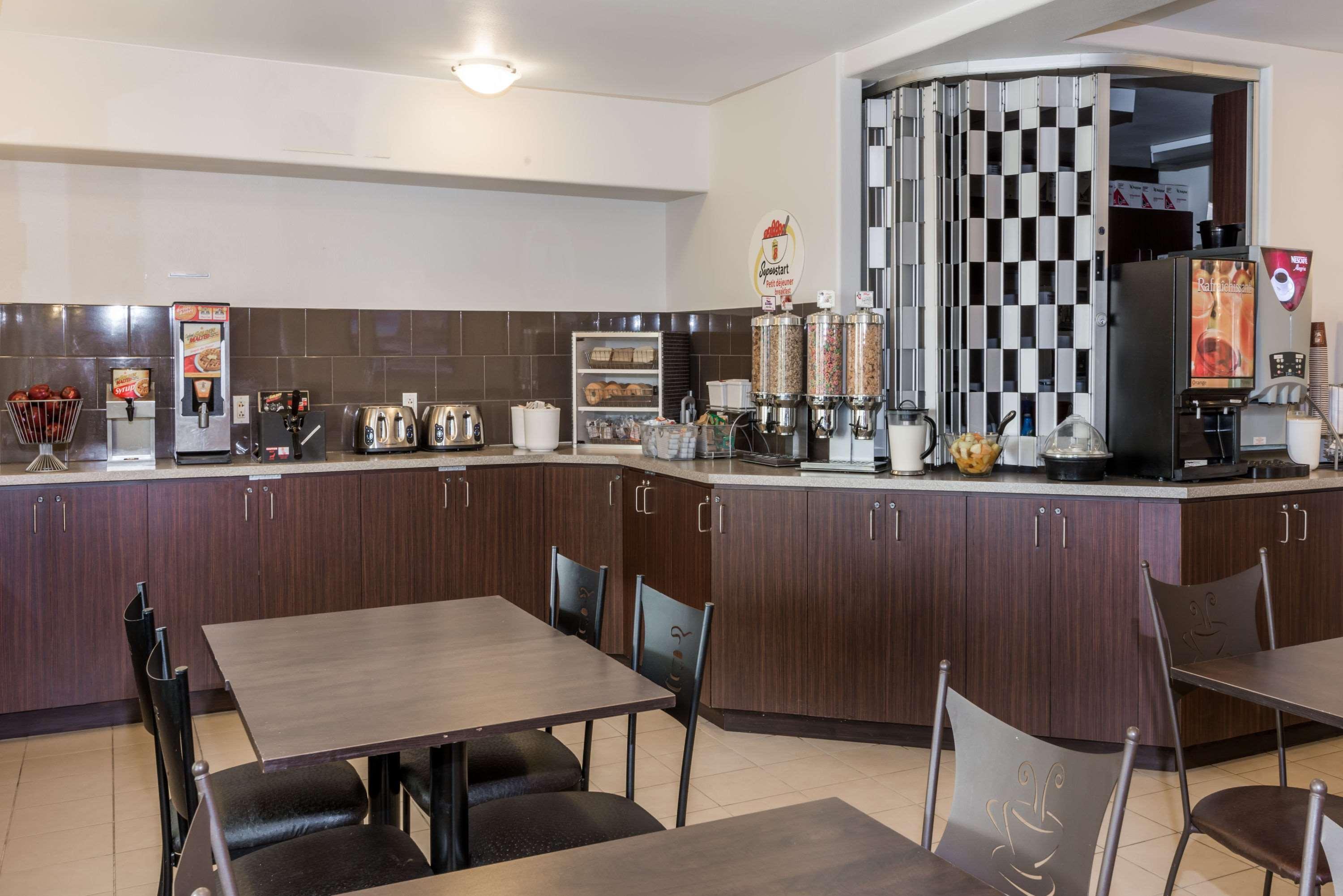 Super 8 By Wyndham Quebec City Ngoại thất bức ảnh