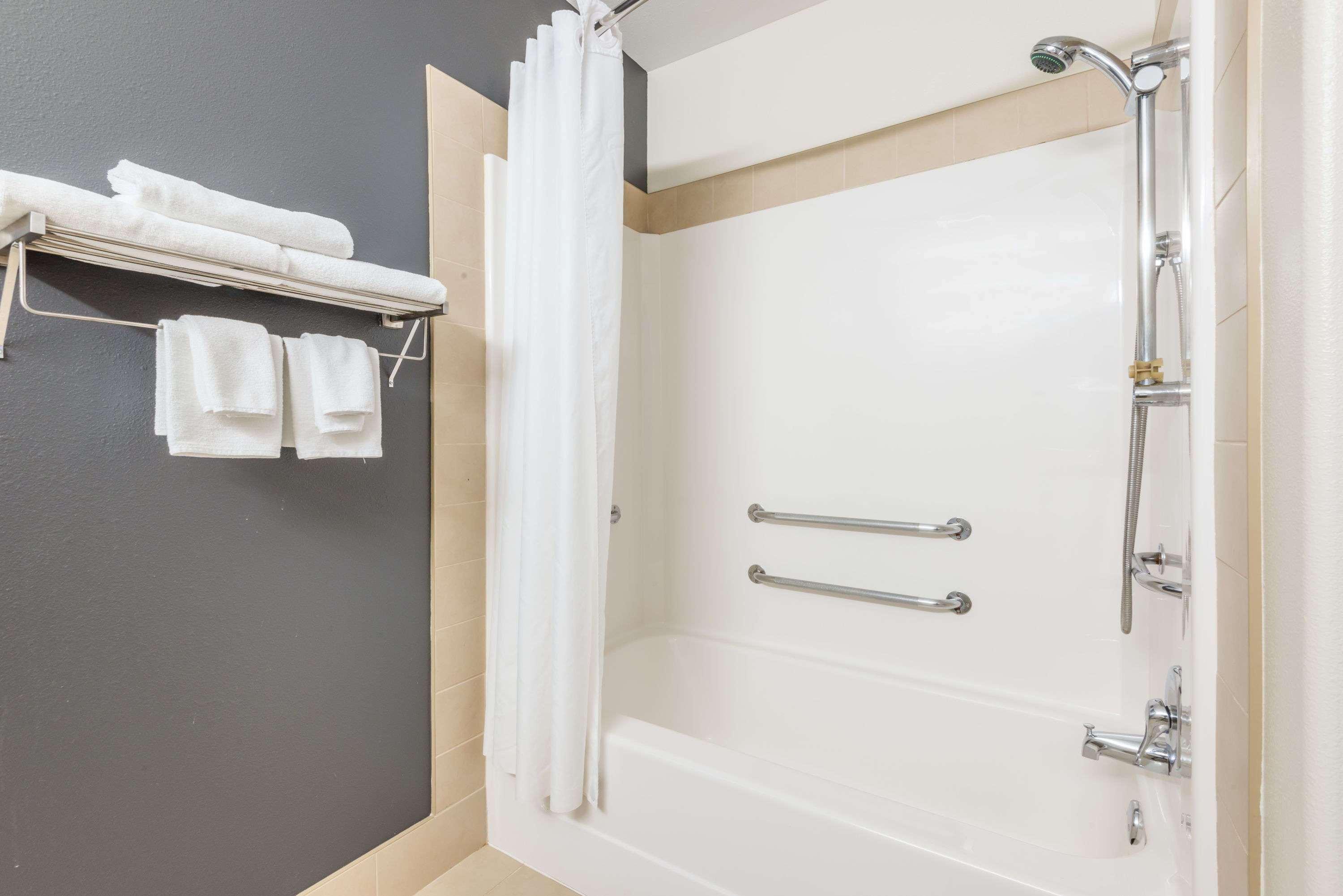 Super 8 By Wyndham Quebec City Ngoại thất bức ảnh