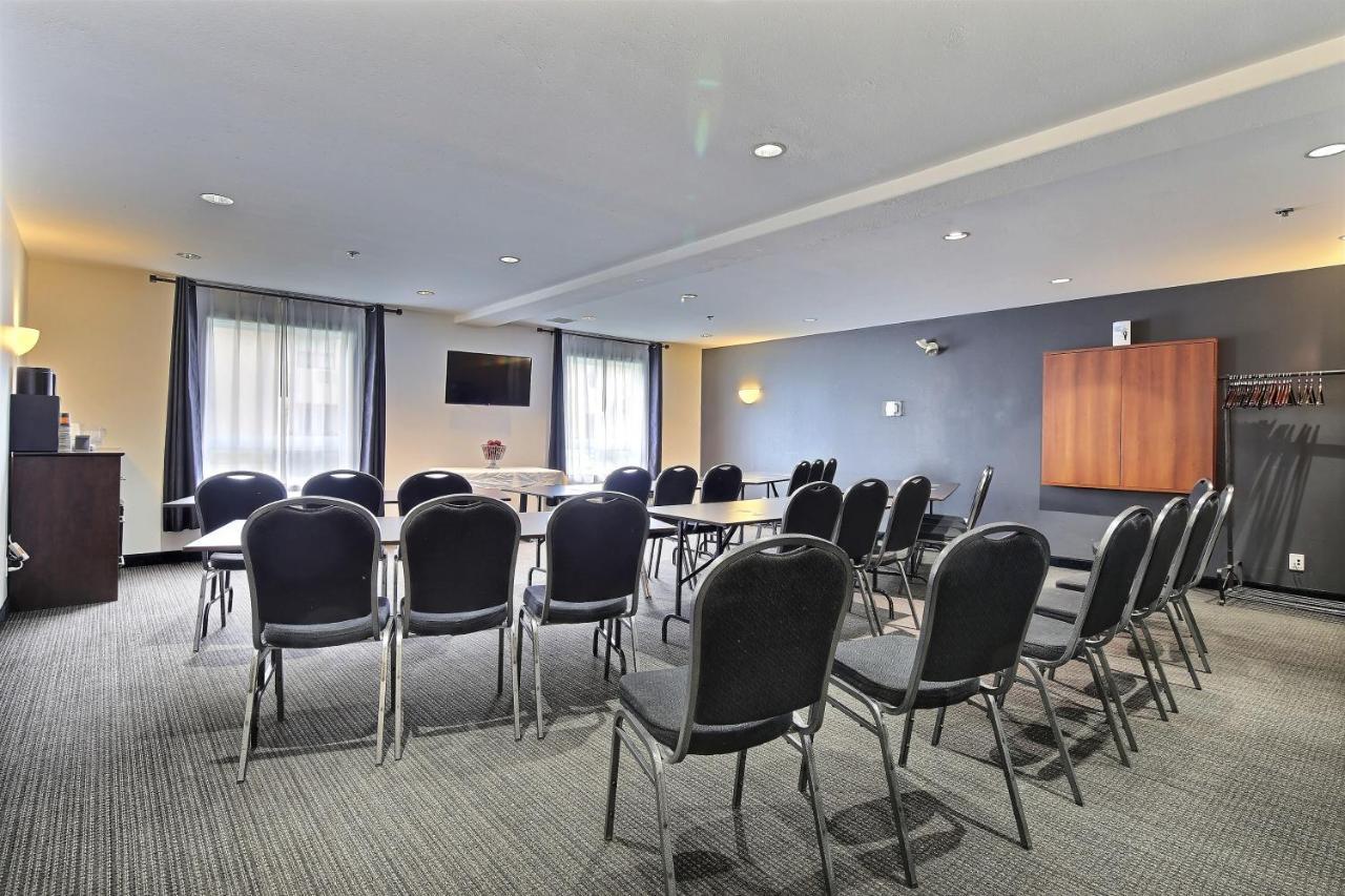 Super 8 By Wyndham Quebec City Ngoại thất bức ảnh