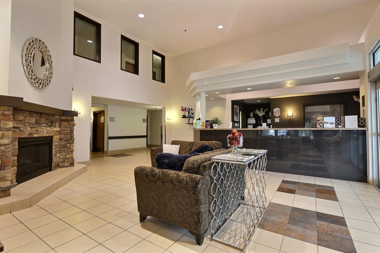 Super 8 By Wyndham Quebec City Ngoại thất bức ảnh