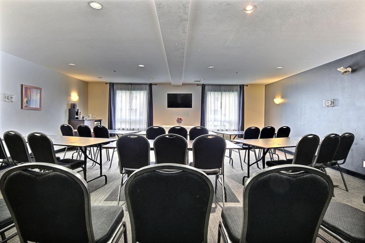 Super 8 By Wyndham Quebec City Ngoại thất bức ảnh