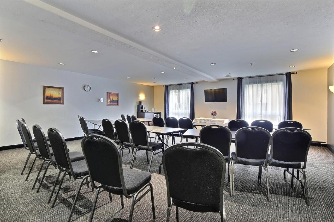 Super 8 By Wyndham Quebec City Ngoại thất bức ảnh
