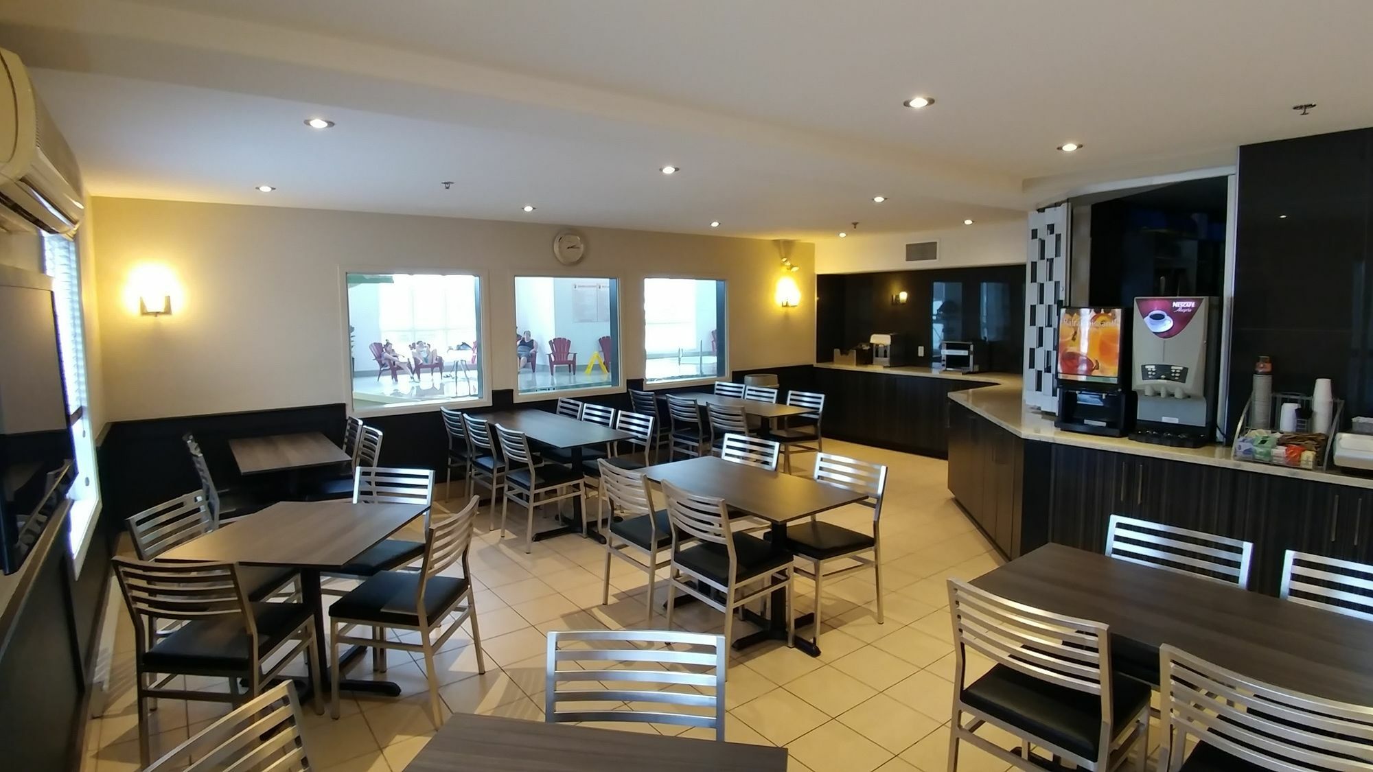 Super 8 By Wyndham Quebec City Ngoại thất bức ảnh