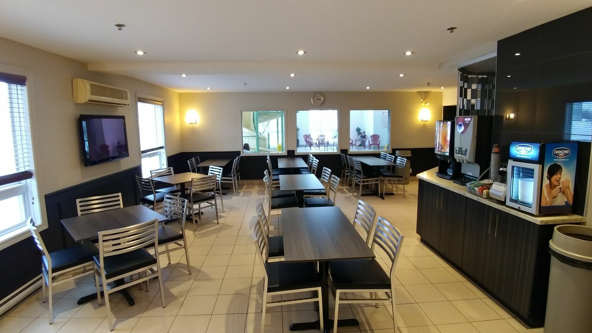 Super 8 By Wyndham Quebec City Ngoại thất bức ảnh